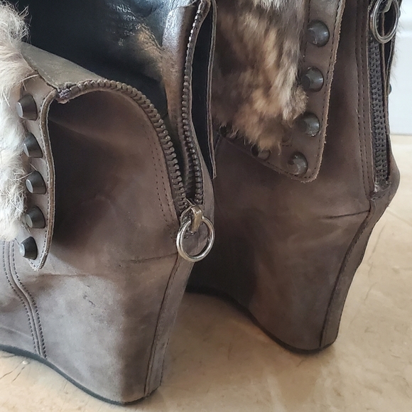 ASH LEATHER COVERED WEDGE ZIPPER BOOTIES WITH RABBIT FUR AND STUD DETAILING 40 - Picture 8 of 15